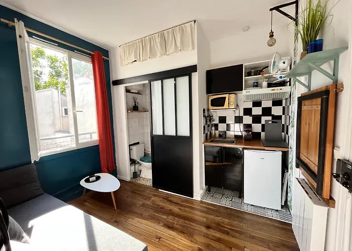 Nice little Apartment center Paris